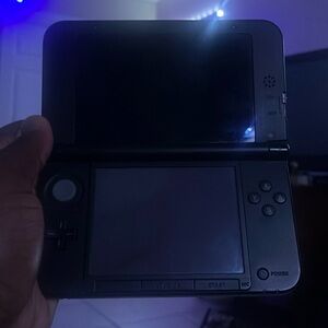 I’m selling a Nintendo 3DS XL